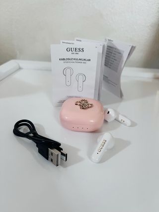 Cuffie Wireless Guess Rosa con Custodia