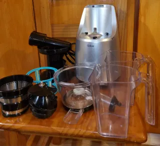 Licuadora Qilive con jarras