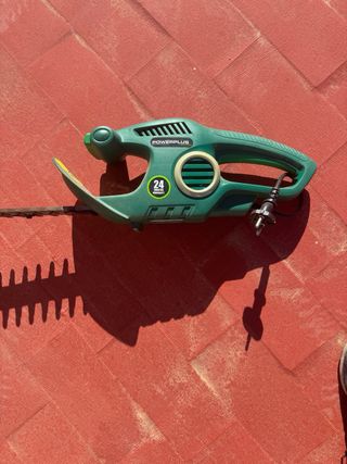 Cortasetos PowerPlus 450mm 400W