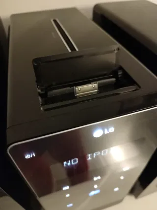 Equipo de música LG FA166