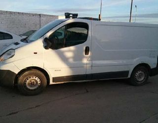 Renault 8200701352 faro izquierdo trafic 4511996