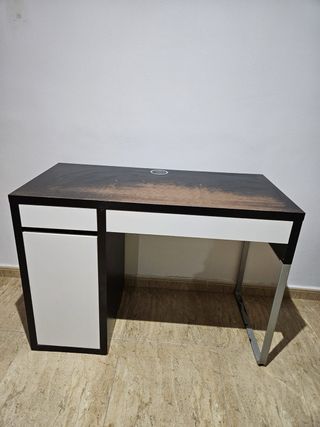 Mesa de escritorio moderna madera y metal