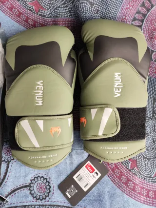 Venum gloves 14 oz