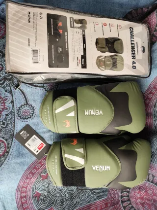 Venum gloves 14 oz