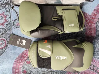 Venum gloves 14 oz