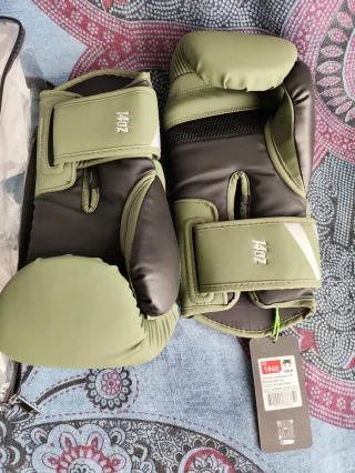 Venum gloves 14 oz