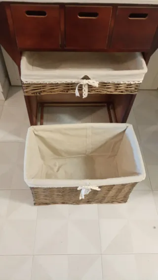 Mueble de planchado con cestas