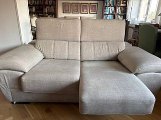 Conjunto de sofás de tela beige/gris semi-nuevos