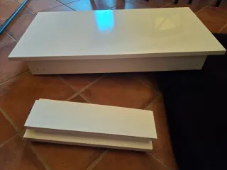 Mesa TV salón madera y blanco y mesa centro