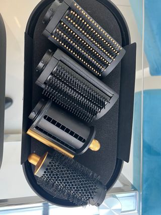 Dyson Airwrap Negro y Dorado