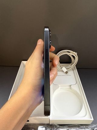 iPhone 15 Pro con pixel muerto