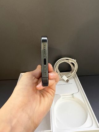 iPhone 15 Pro con pixel muerto