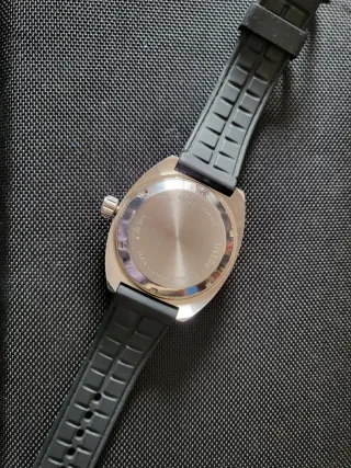 Reloj Fossil Diver Negro y Plateado.