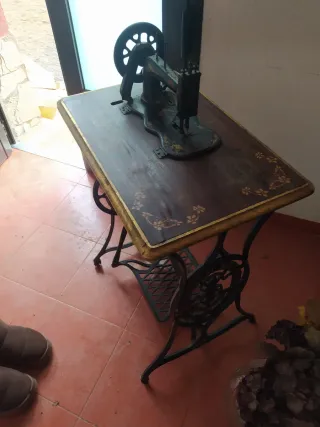 Máquina de coser Singer antigua