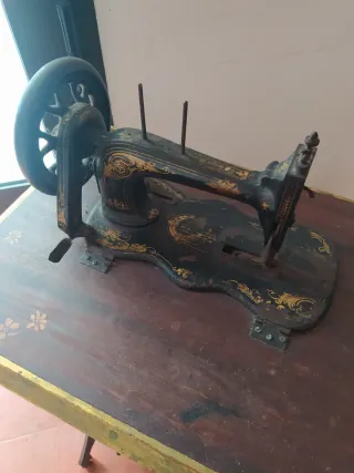 Máquina de coser Singer antigua