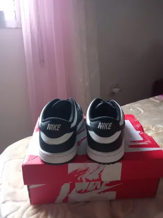 Zapatillas Nike niño talla 26 nuevas