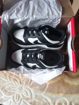 Zapatillas Nike niño talla 26 nuevas