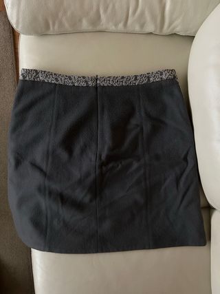 Falda Adolfo Domínguez Gris y Negra