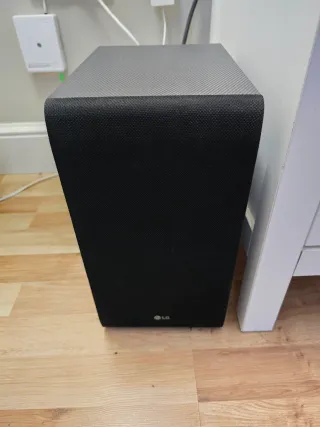 Barra de Sonido LG SJ4R Negra.