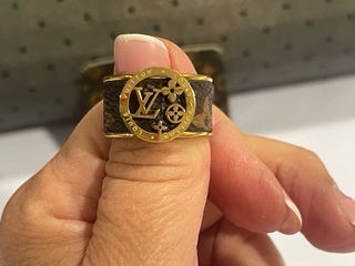 Conjunto Louis Vuitton: Anillo, Pendientes y Pulse