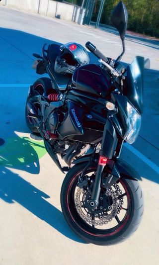 Kawasaki ER6N 650cc Negra