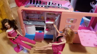 Caravana Rosa Barbie con Muñecas