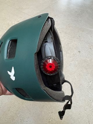 Casco de Monopatín Verde y Negro