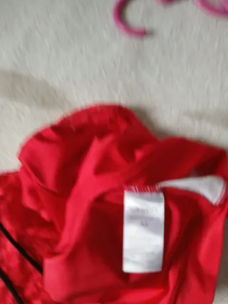 Blusa roja manga larga encaje