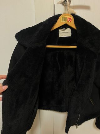 Chaqueta Stradivarius pelo negra Talla S