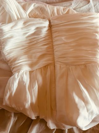 Vestido de fiesta blanco con pedrería