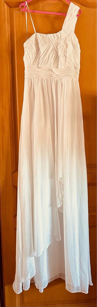 Vestido de fiesta blanco con pedrería