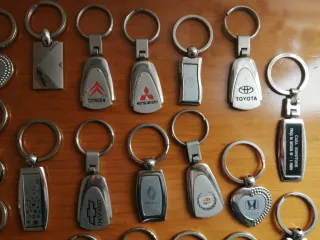 23 Porta-chaves Metálicos Marcas Automóveis