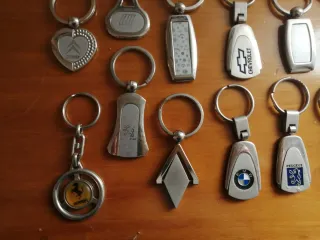 23 Porta-chaves Metálicos Marcas Automóveis