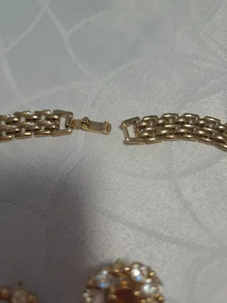 Conjunto collar y pendientes bañado en oro
