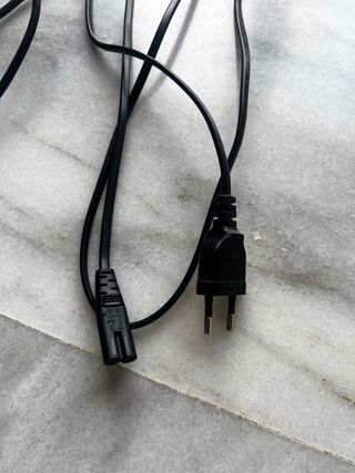 Xbox One con mando y juegos