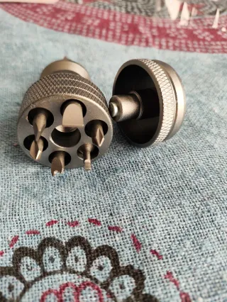 Destornillador 7 en 1 edc