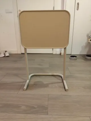 Mesa auxiliar IKEA BJÖRKÄSEN beige