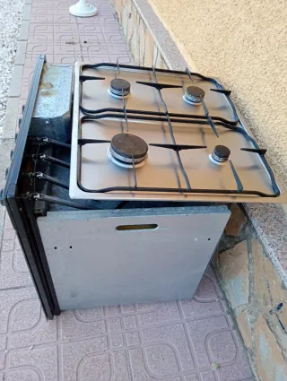 Placa de gas y horno eléctrico Teka