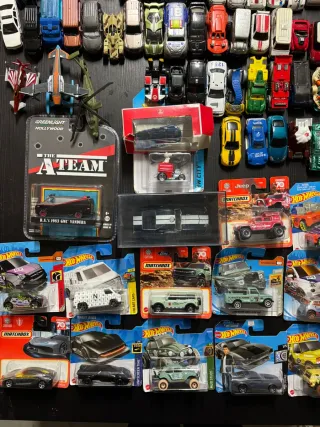 Hot Wheels - Lot of 100+ Cars. Come da foto.