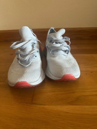 Nike Epic React Flyknit 2 Gris/Rosa