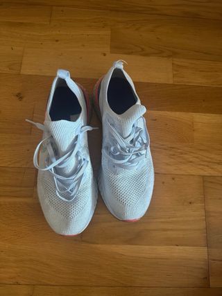 Nike Epic React Flyknit 2 Gris/Rosa