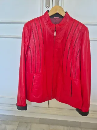 Chaqueta de cuero roja