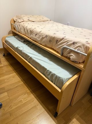 Cama nido con cajones azules