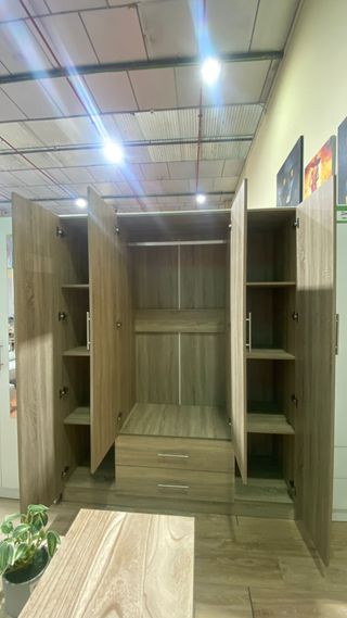 Armario madera y cristal oferta