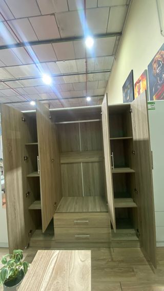 Armario madera y cristal oferta