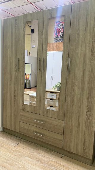 Armario madera y cristal oferta