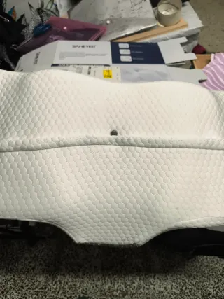 Almohada cervical SAHEYER gris y blanca