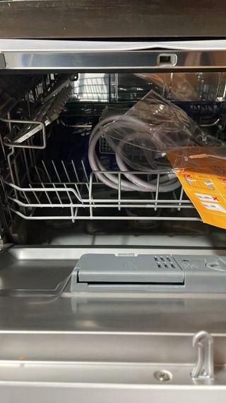 Lavastoviglie compatta per 6 persone nuova