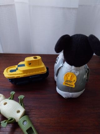 Lote de brinquedos infantis, mc donalds e outros