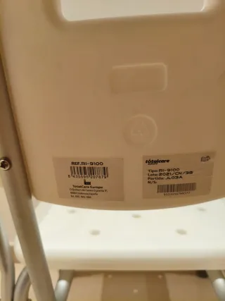 Silla de ducha con asiento y respaldo